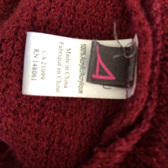 Burgundy fringed ribbed knit poncho Asymmetrical - Picture 3 of 3